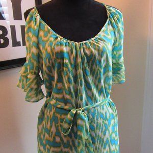 Forever21/Curved Neckline Blouse